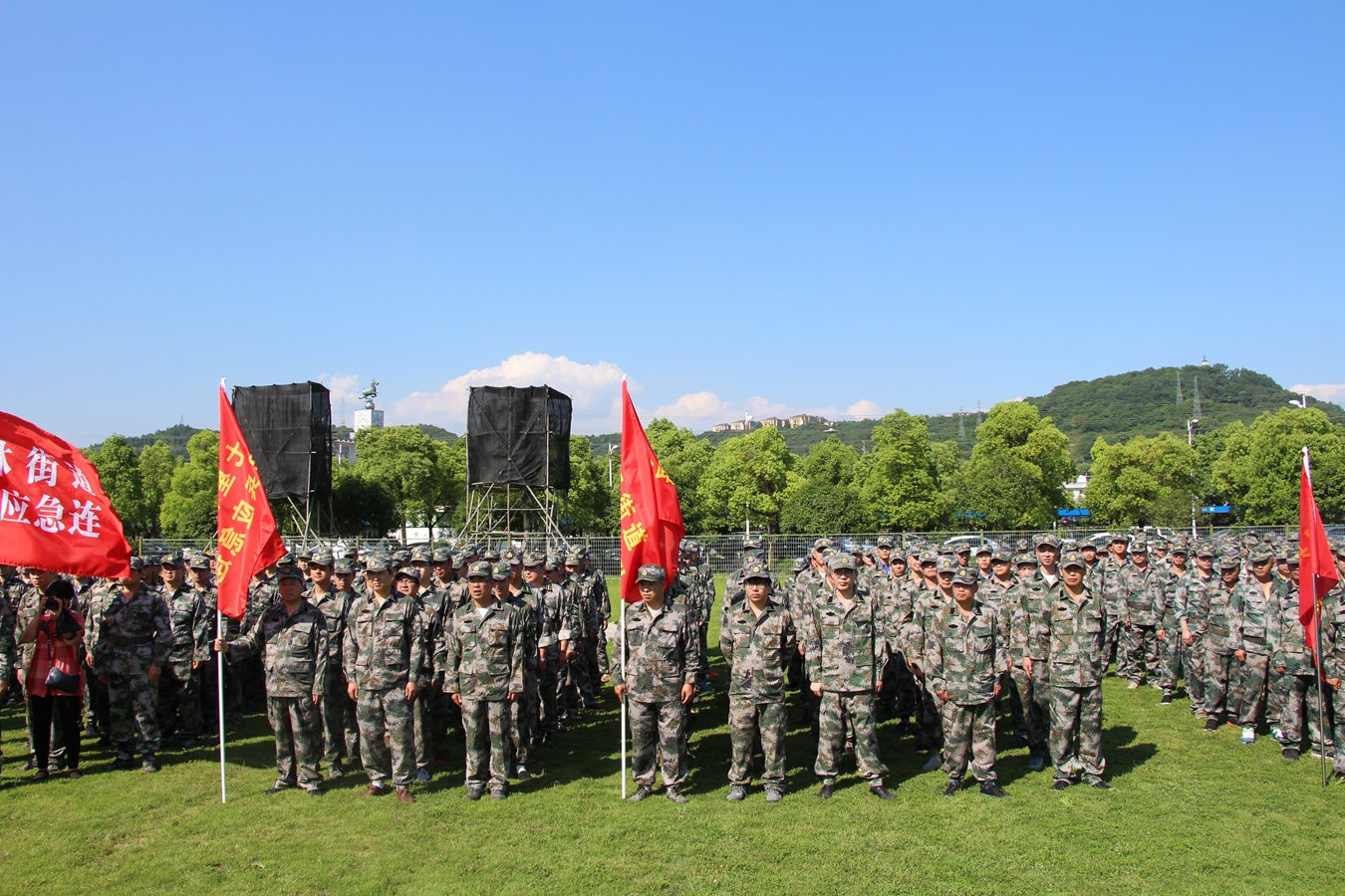 澳門6766網站net民兵應急分隊參加全縣民兵整組點驗